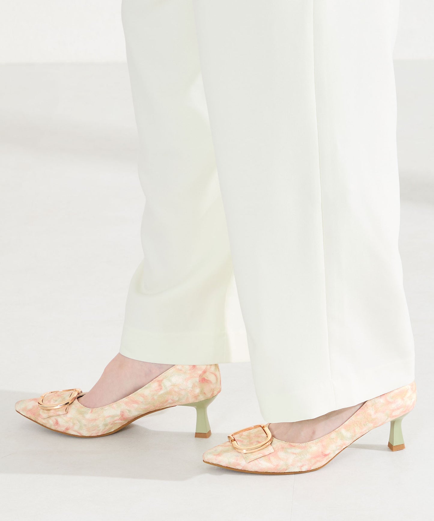 変形リボンモチーフヒールパンプス/61117