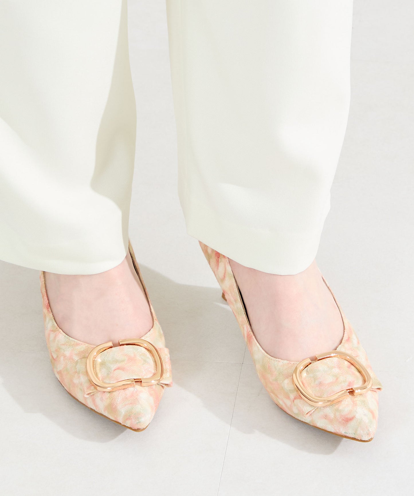 変形リボンモチーフヒールパンプス/61117