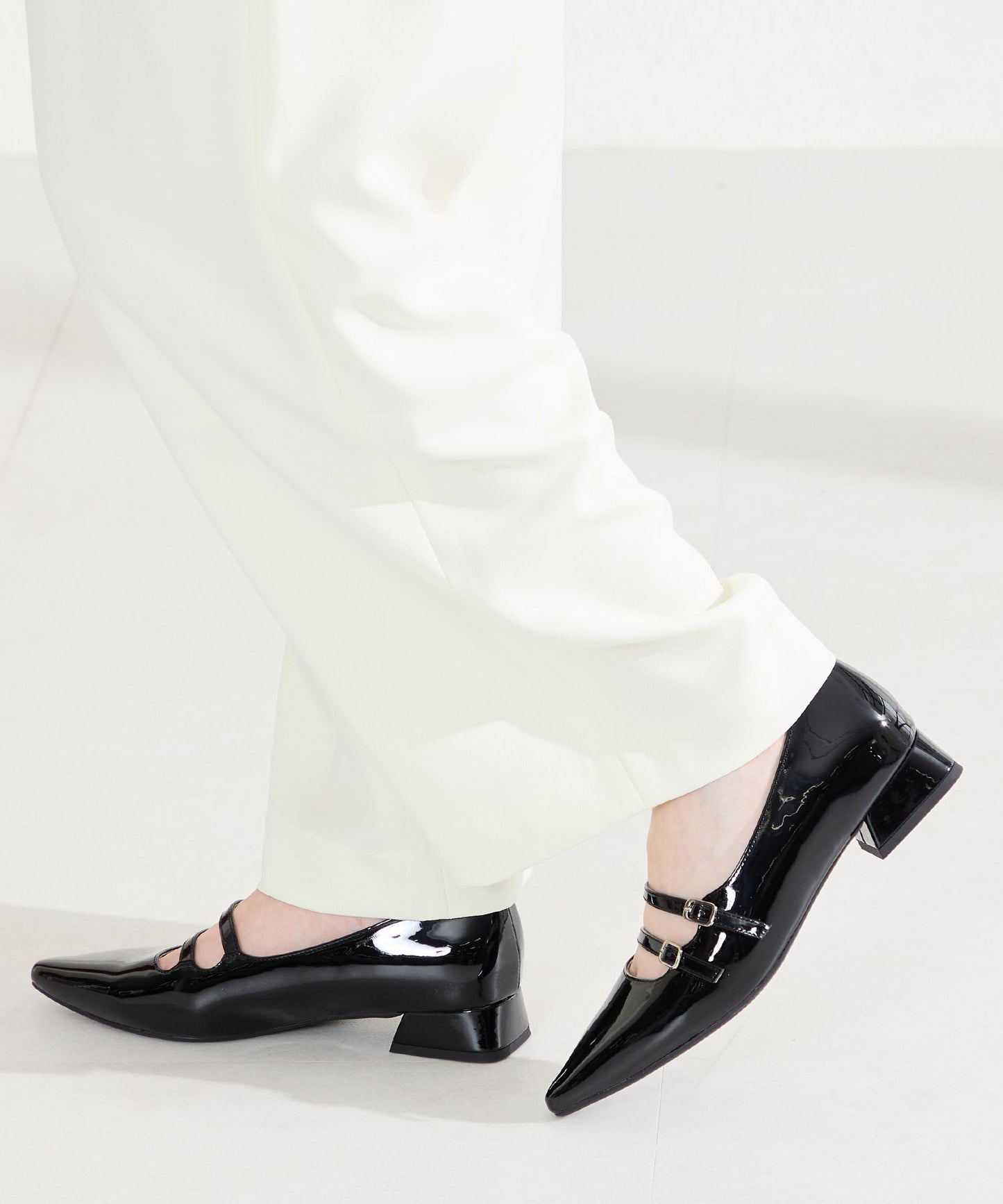 ダブルストラップポインテッドトゥパンプス/61118