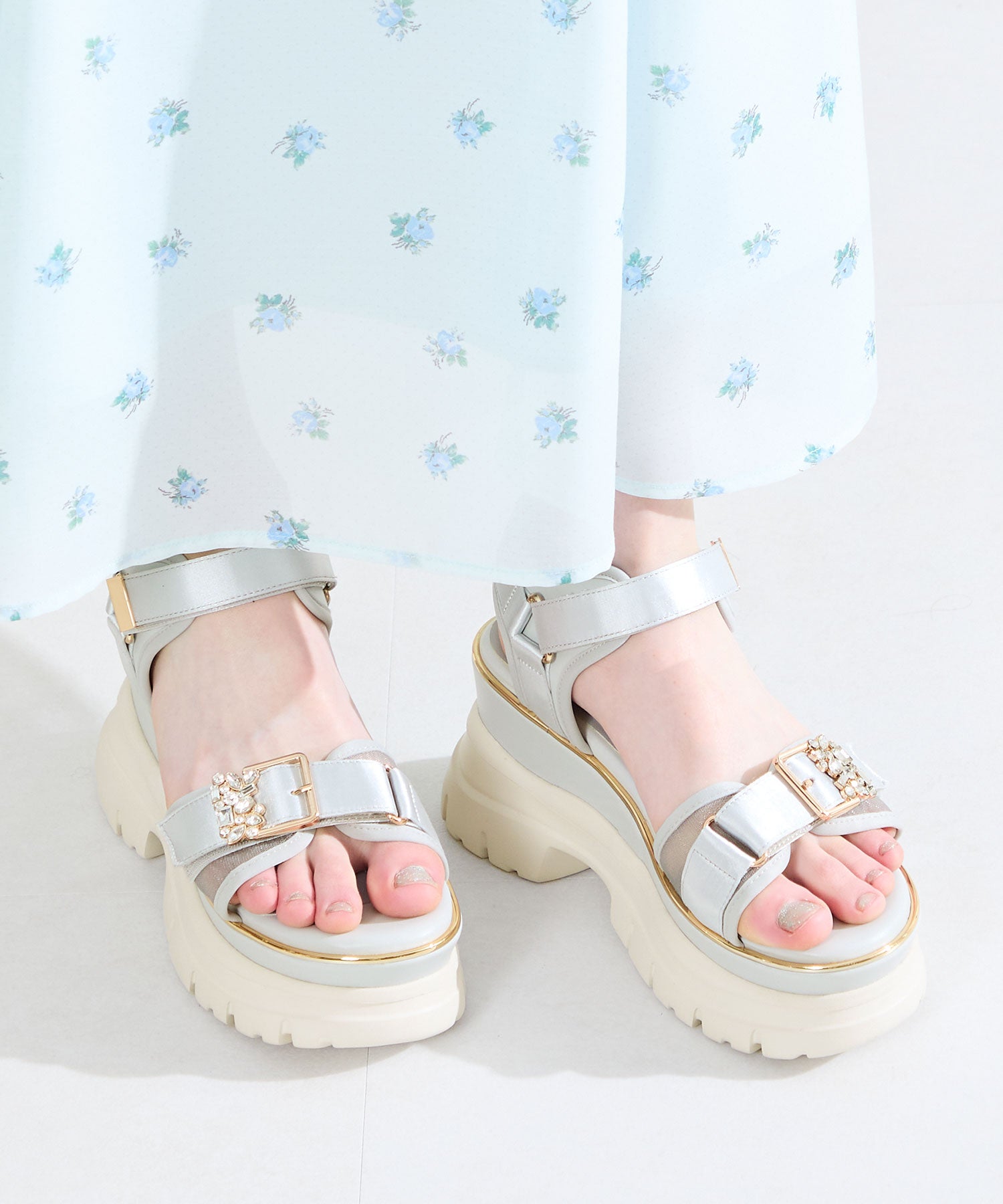新品未使用品♡パールビジューアンサンブル ビジューバックル厚底スポサン✨❤︎ │オリエンタルトラフィック