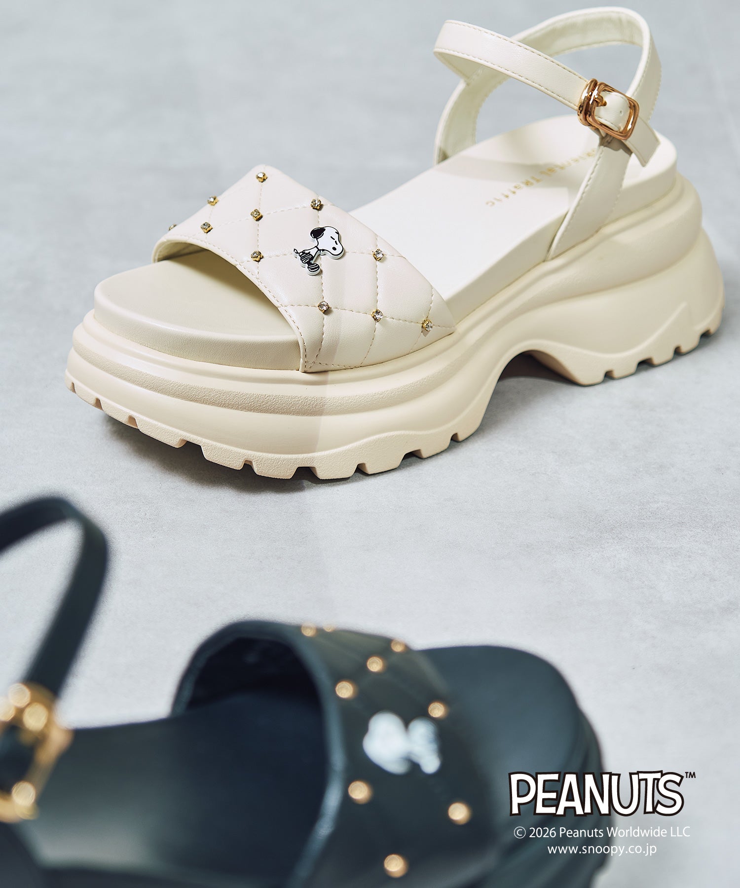 WEB先行予約/5月中旬発売予定】PEANUTSデザイン厚底サンダル/61238
