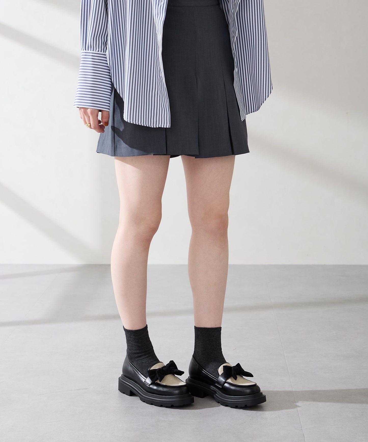 【WEB先行予約/8月下旬発売予定】ビッグリボン厚底ローファー/61310