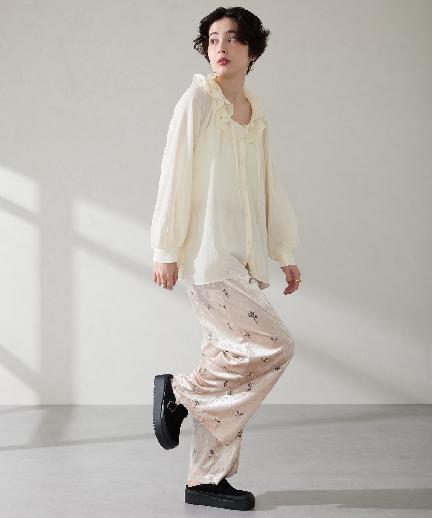 【WEB先行予約/9月中旬発売予定】バックルベルトデザイン厚底サボ/61315