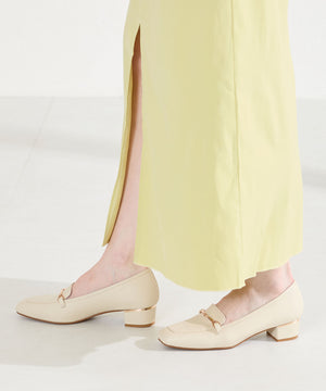 【WEB先行予約/2月下旬発売予定】メタリックラインビットヒールローファー/62101