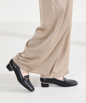 【WEB先行予約/2月下旬発売予定】メタリックラインビットヒールローファー/62101