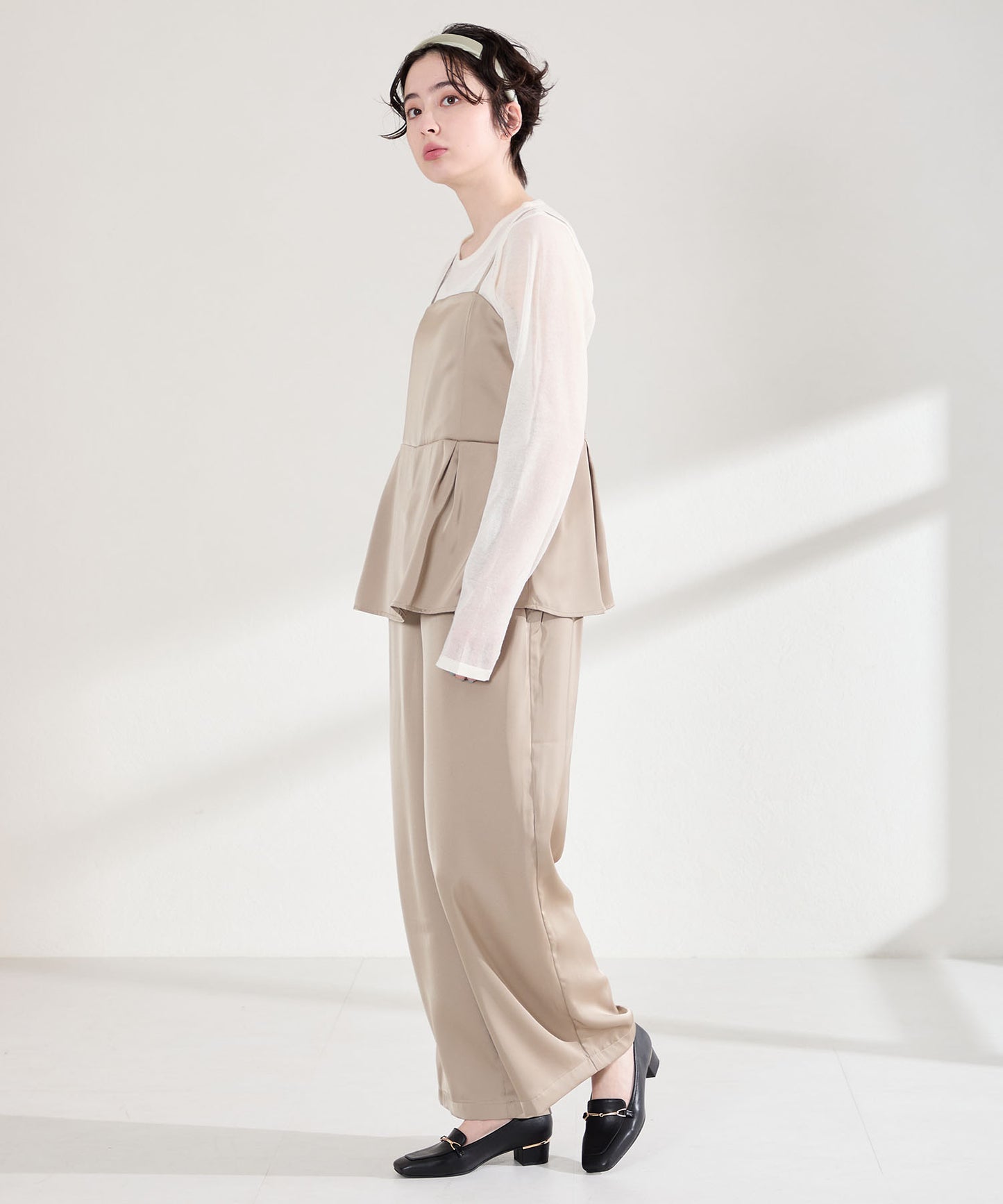 【WEB先行予約/2月下旬発売予定】メタリックラインビットヒールローファー/62101