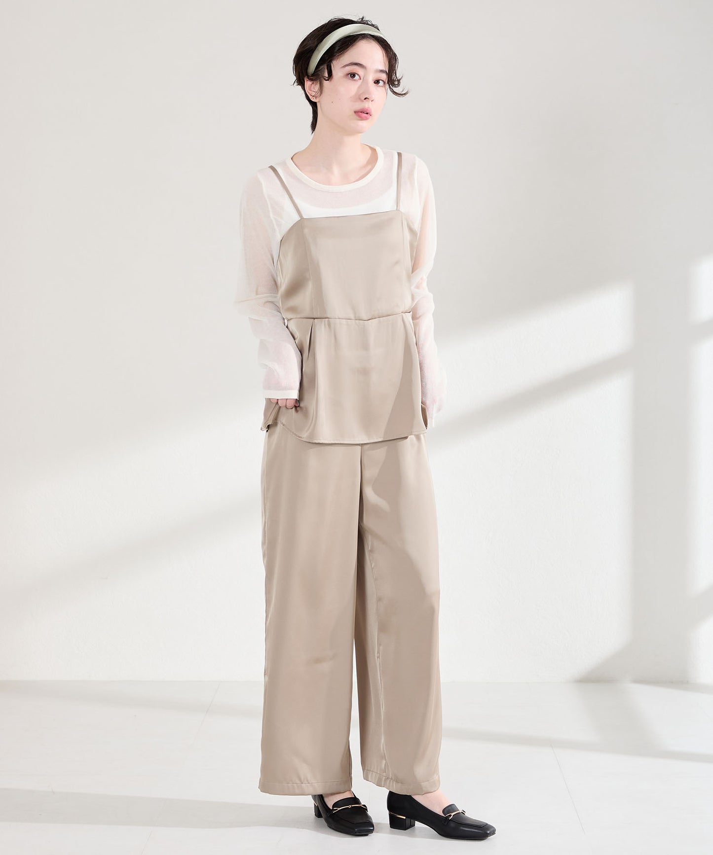 【WEB先行予約/2月下旬発売予定】メタリックラインビットヒールローファー/62101