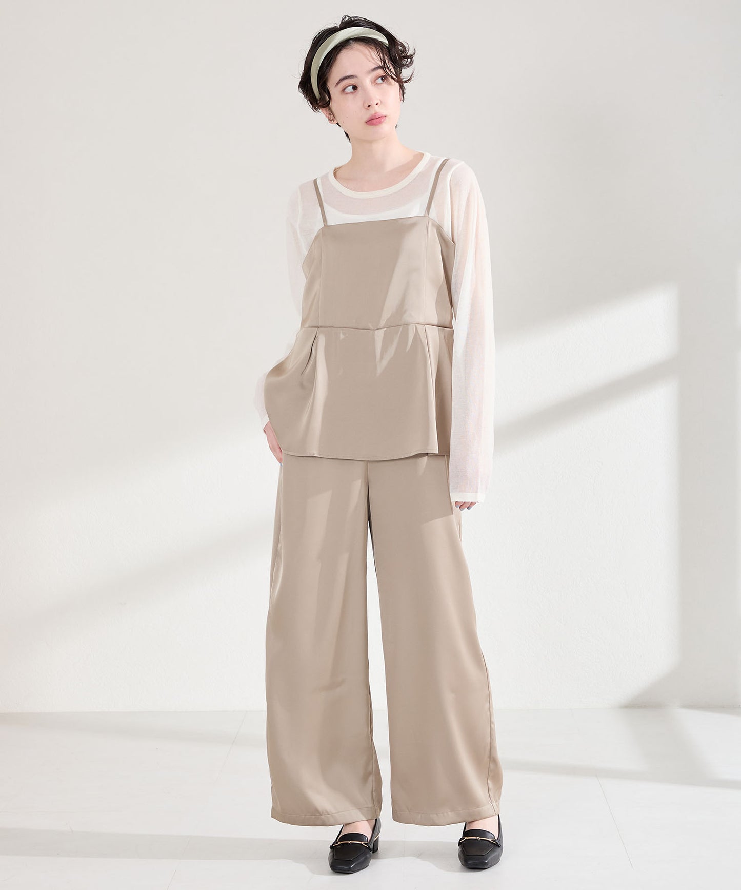 【WEB先行予約/2月下旬発売予定】メタリックラインビットヒールローファー/62101