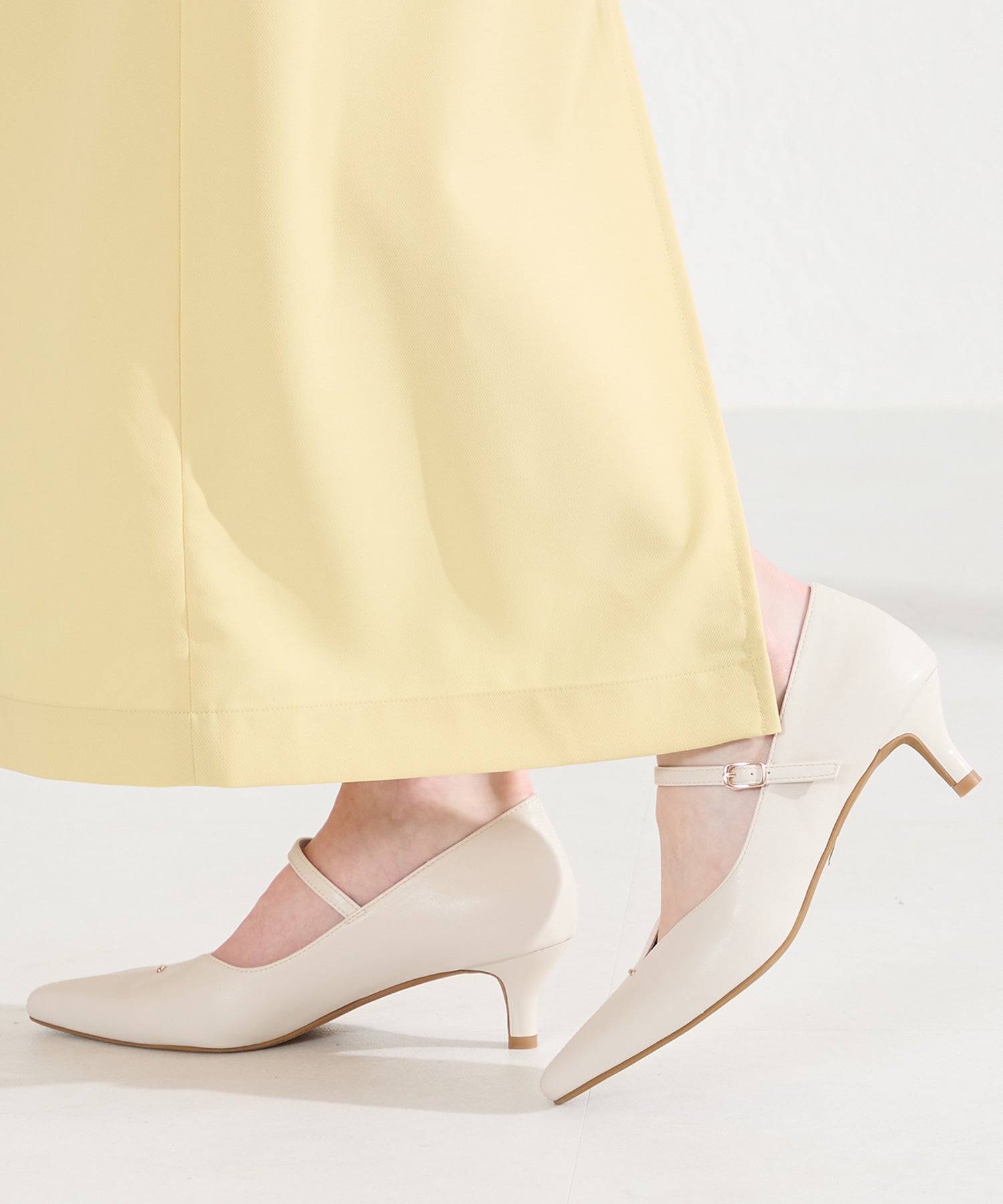 プチメタルパーツストラップヒールパンプス/62102 – ORIENTALTRAFFIC