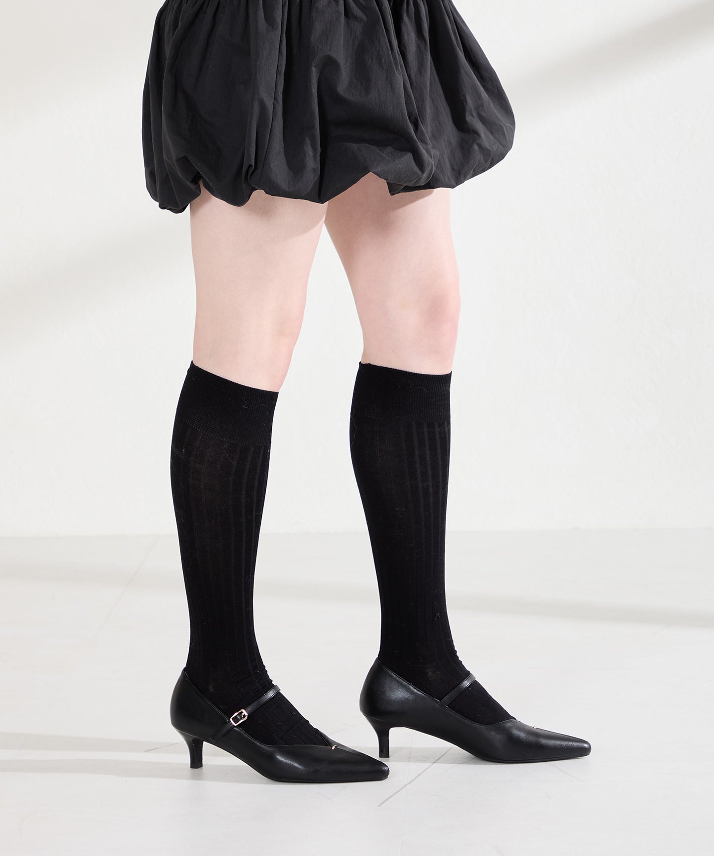 プチメタルパーツストラップヒールパンプス/62102