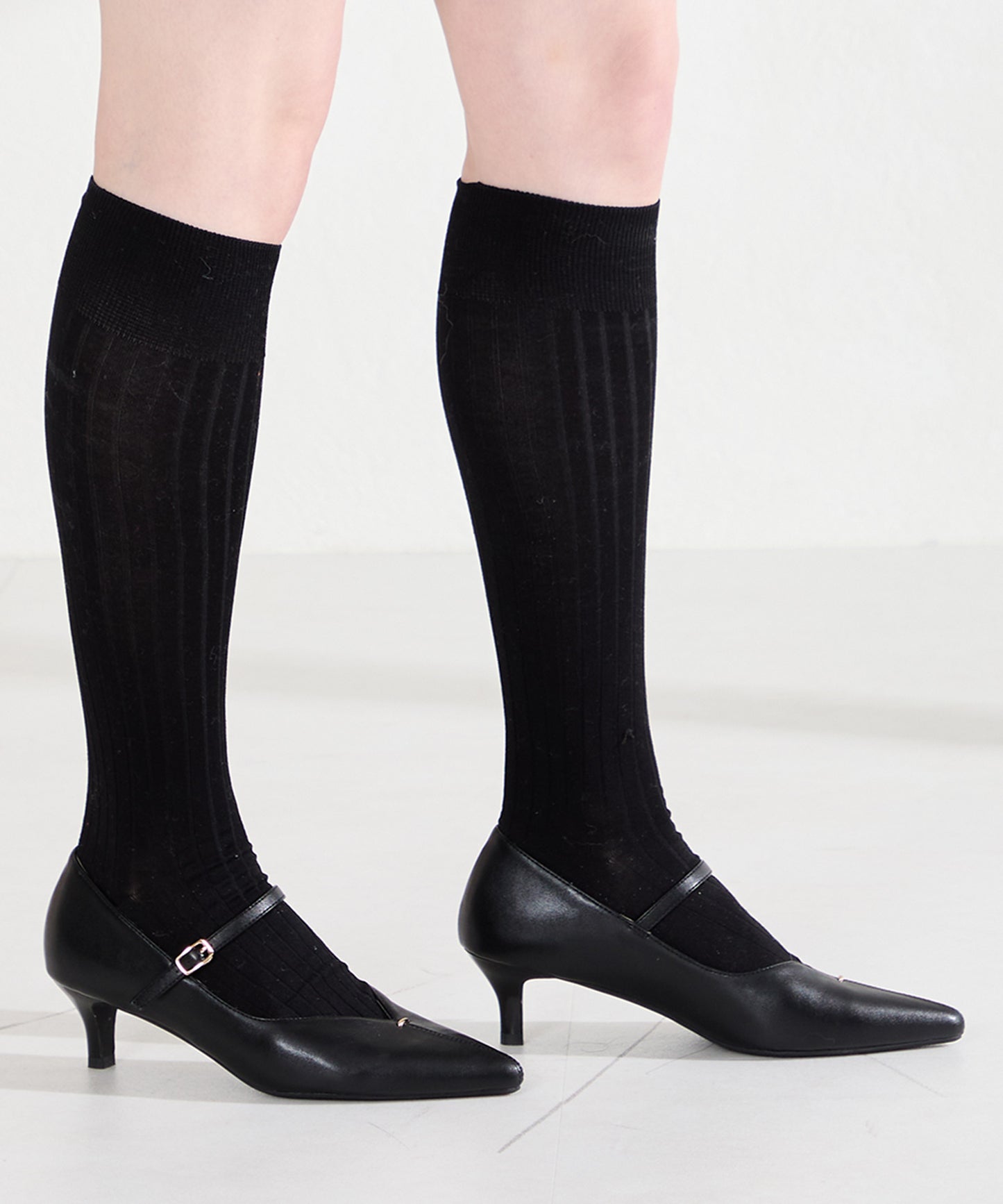 プチメタルパーツストラップヒールパンプス/62102