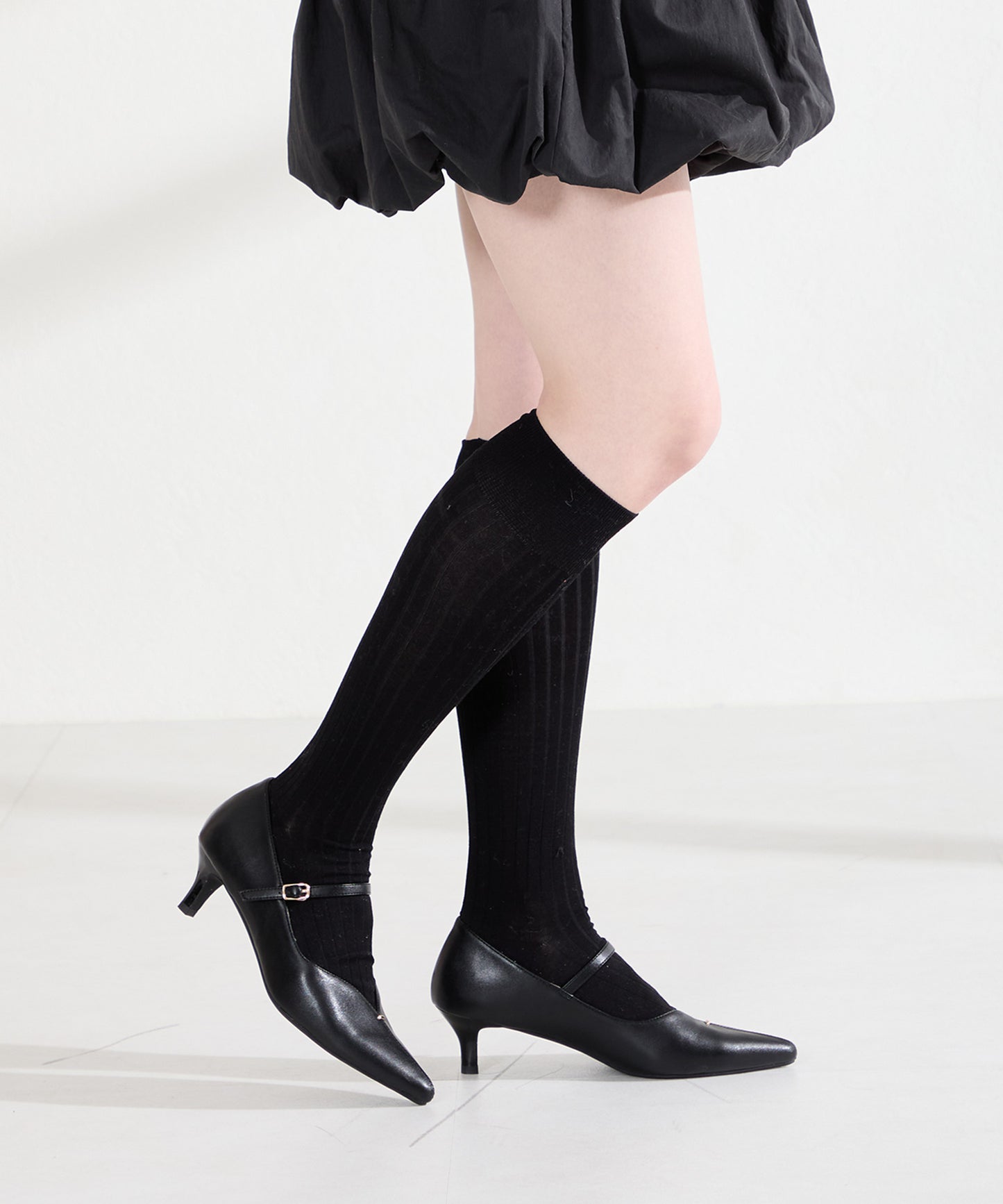 プチメタルパーツストラップヒールパンプス/62102