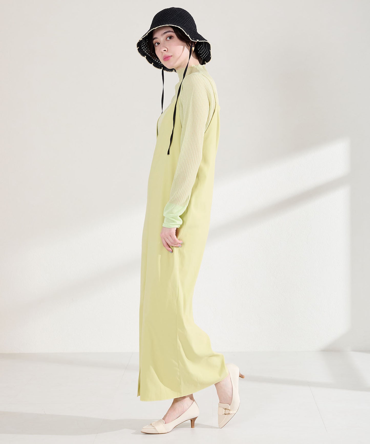 サイドバックルポインテッドトゥパンプス/62104