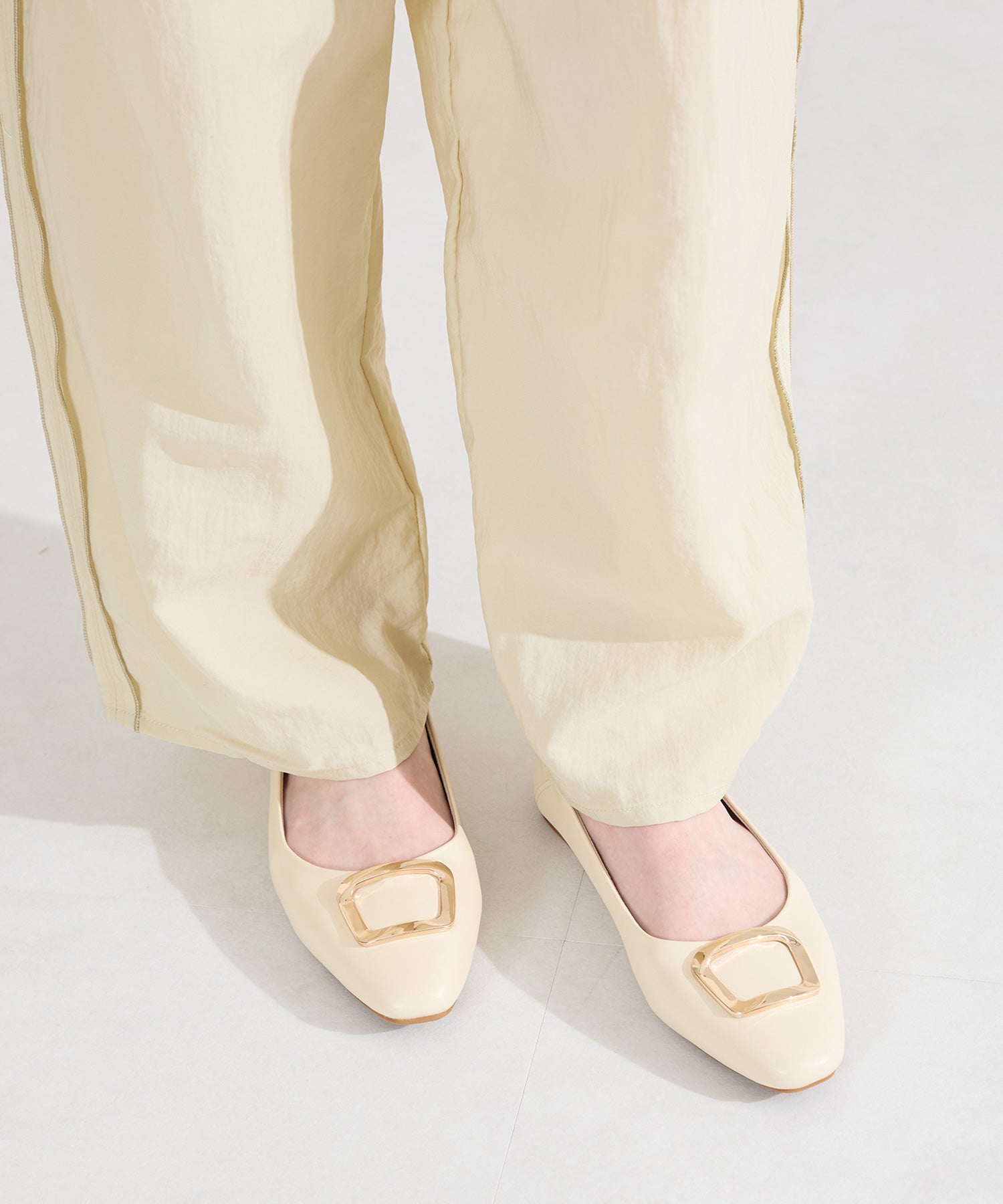 ゴールドモチーフフラットパンプス/62109 – ORIENTALTRAFFIC