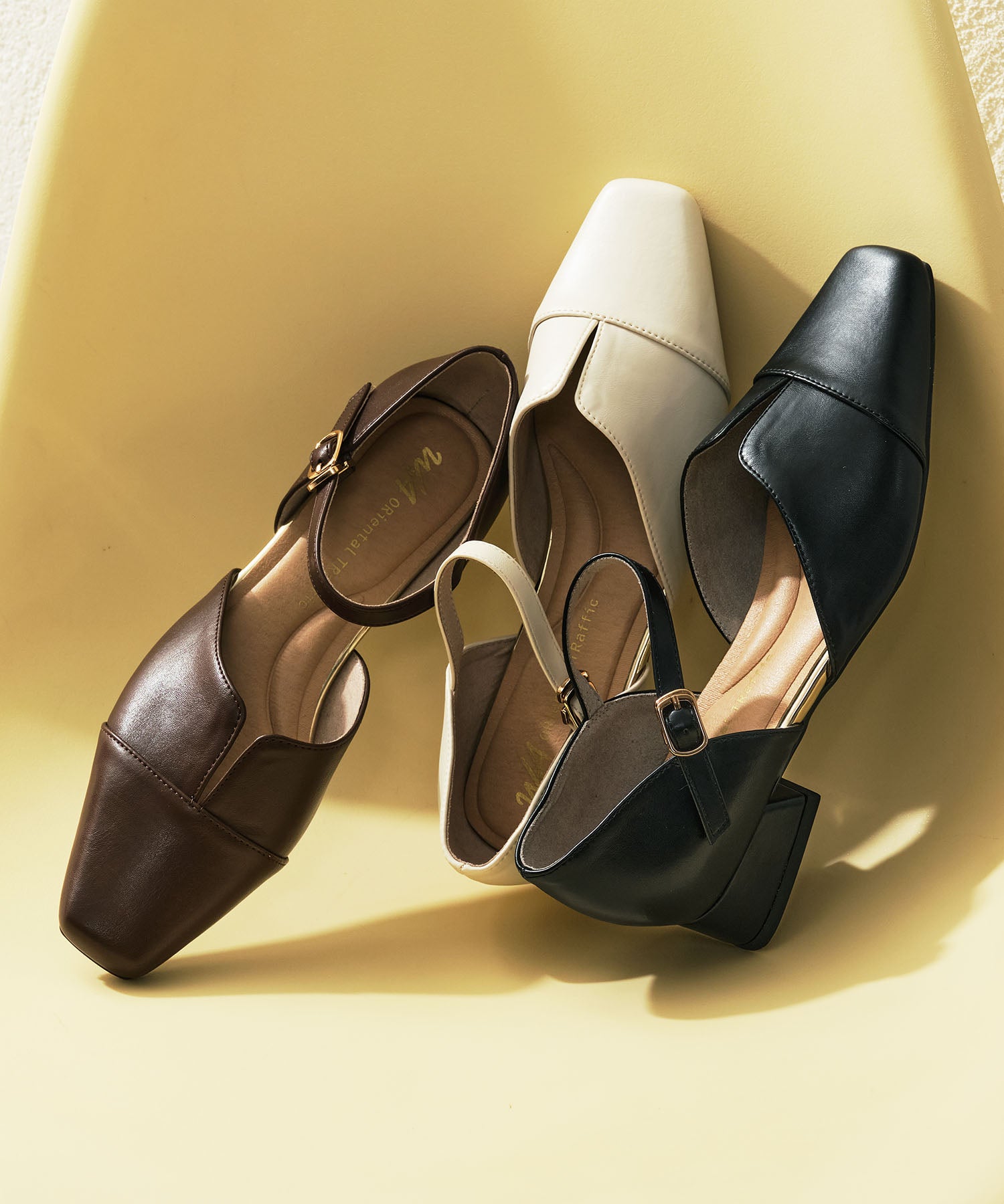 WEB先行予約/1月下旬発売予定】スリットセパレートパンプス/62110