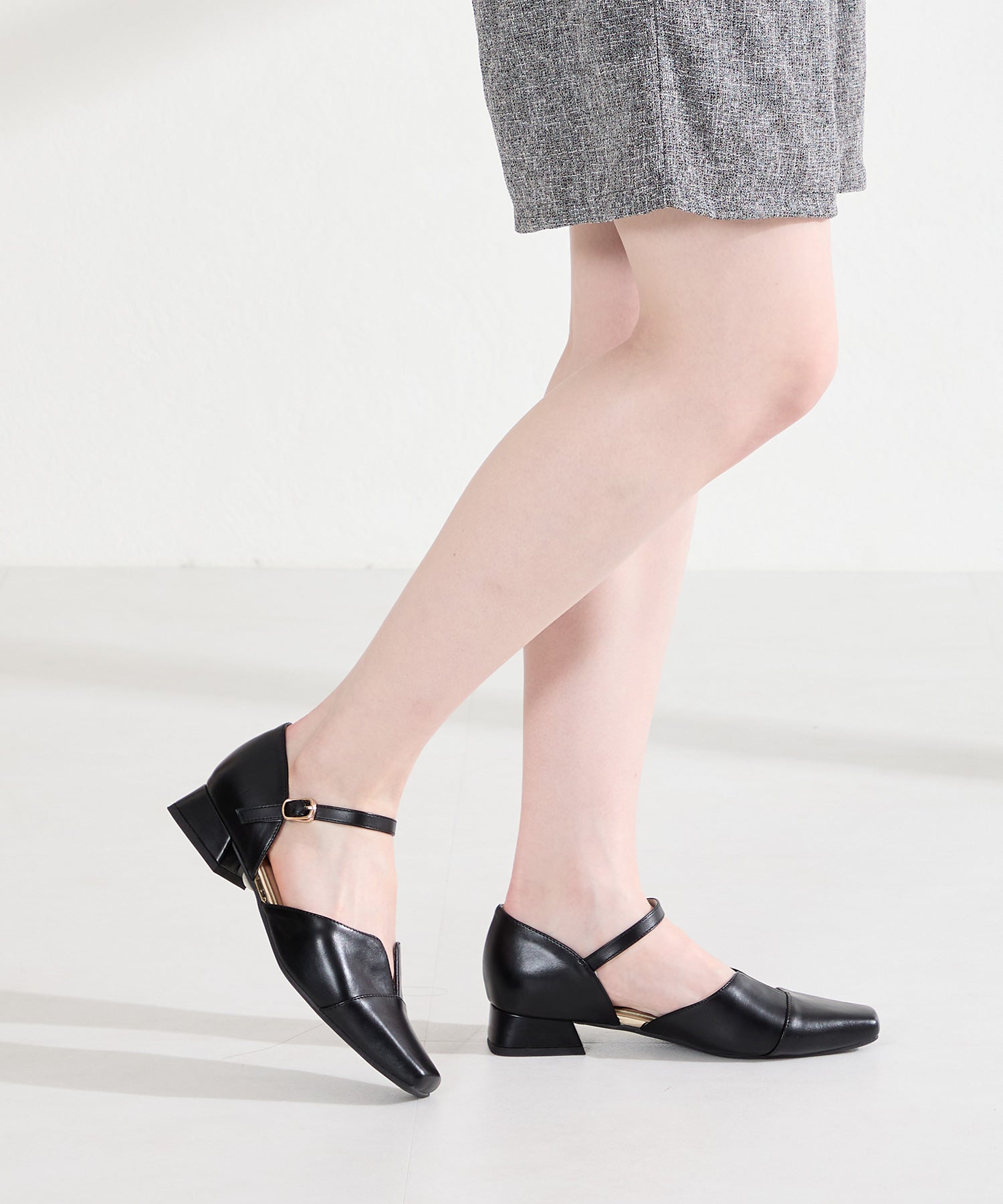 カタログ掲載アイテム】スリットセパレートパンプス/62110