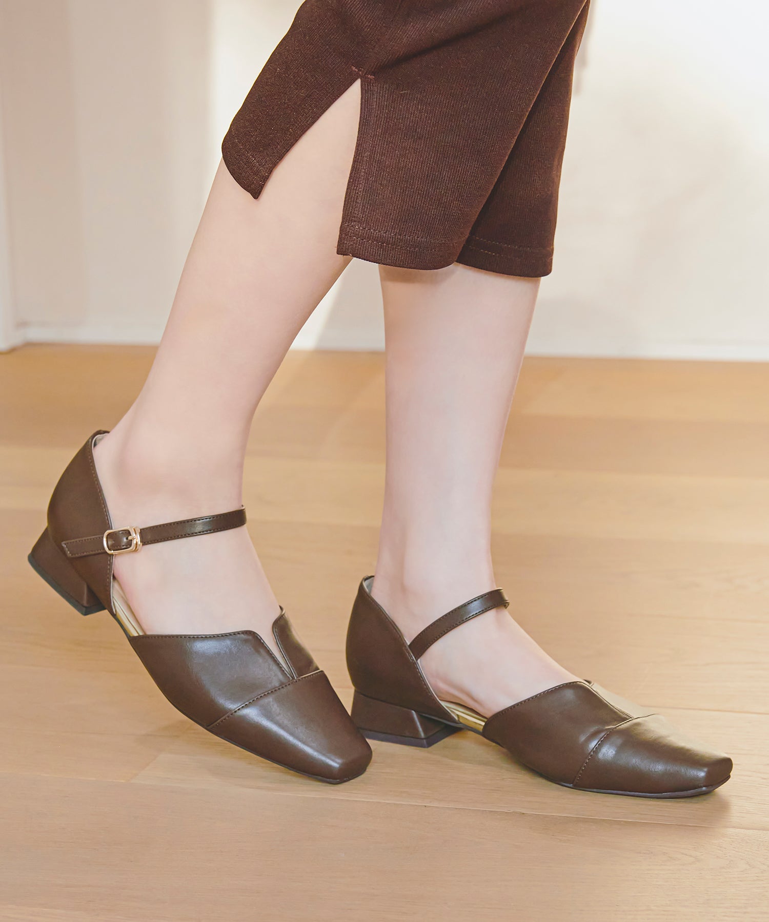 カタログ掲載アイテム】スリットセパレートパンプス/62110