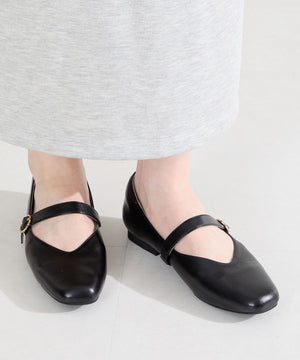 【WEB先行予約/2月上旬発売予定】ワンストラップ甲深パンプス/62113