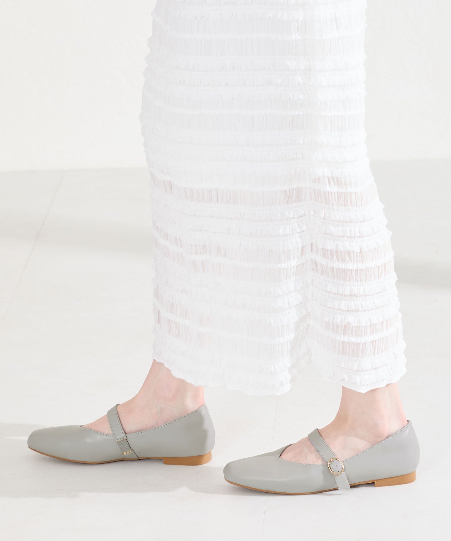 【WEB先行予約/2月上旬発売予定】ワンストラップ甲深パンプス/62113