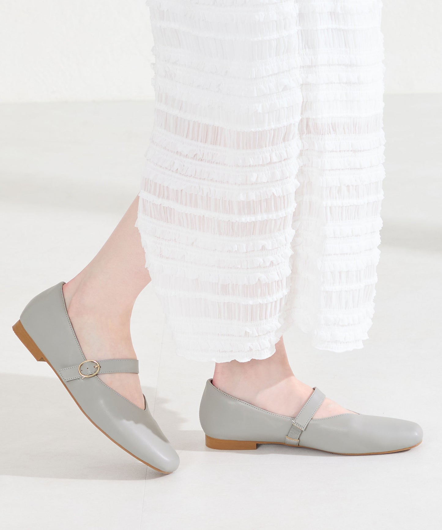 【WEB先行予約/2月上旬発売予定】ワンストラップ甲深パンプス/62113