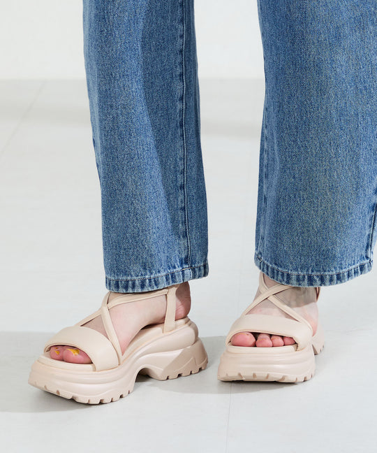 【WEB先行予約/4月下旬発売予定】クロスデザイン厚底サンダル/62207