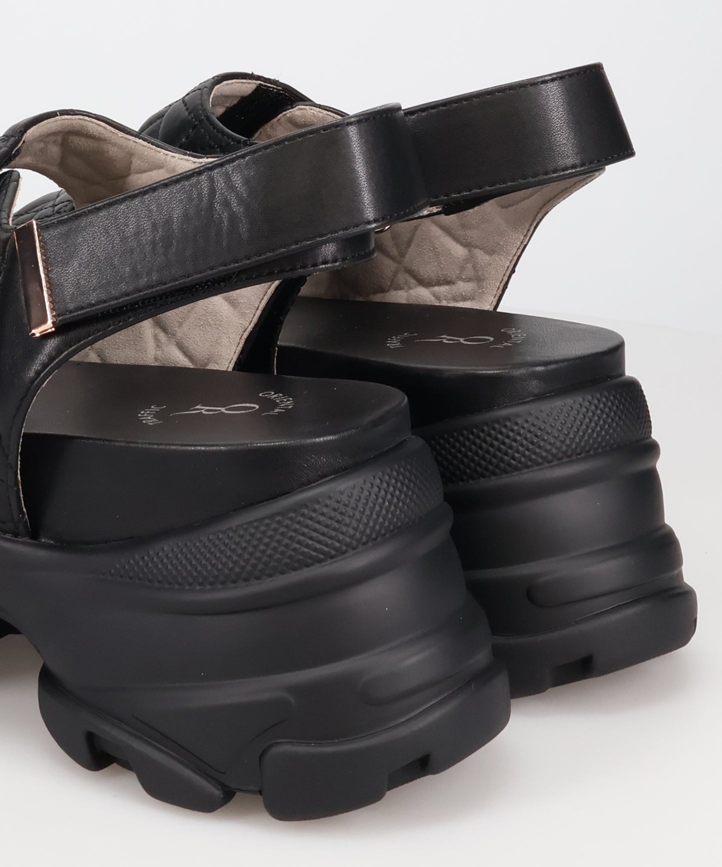 ビジューボタンキルティングスポーツサンダル/66204