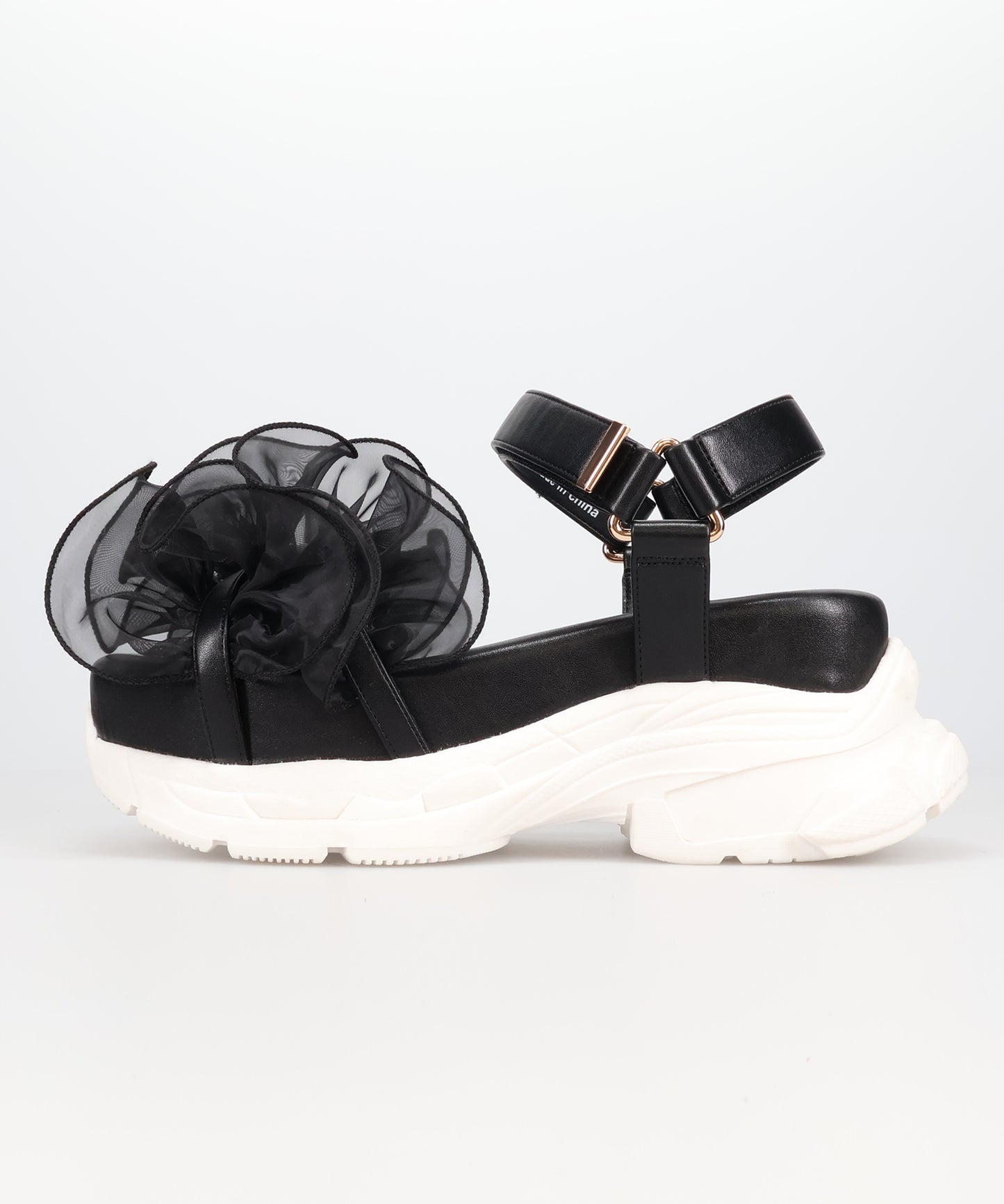 【WEB先行予約/3月上旬発売予定】フリルチュールボリュームソールサンダル/66205