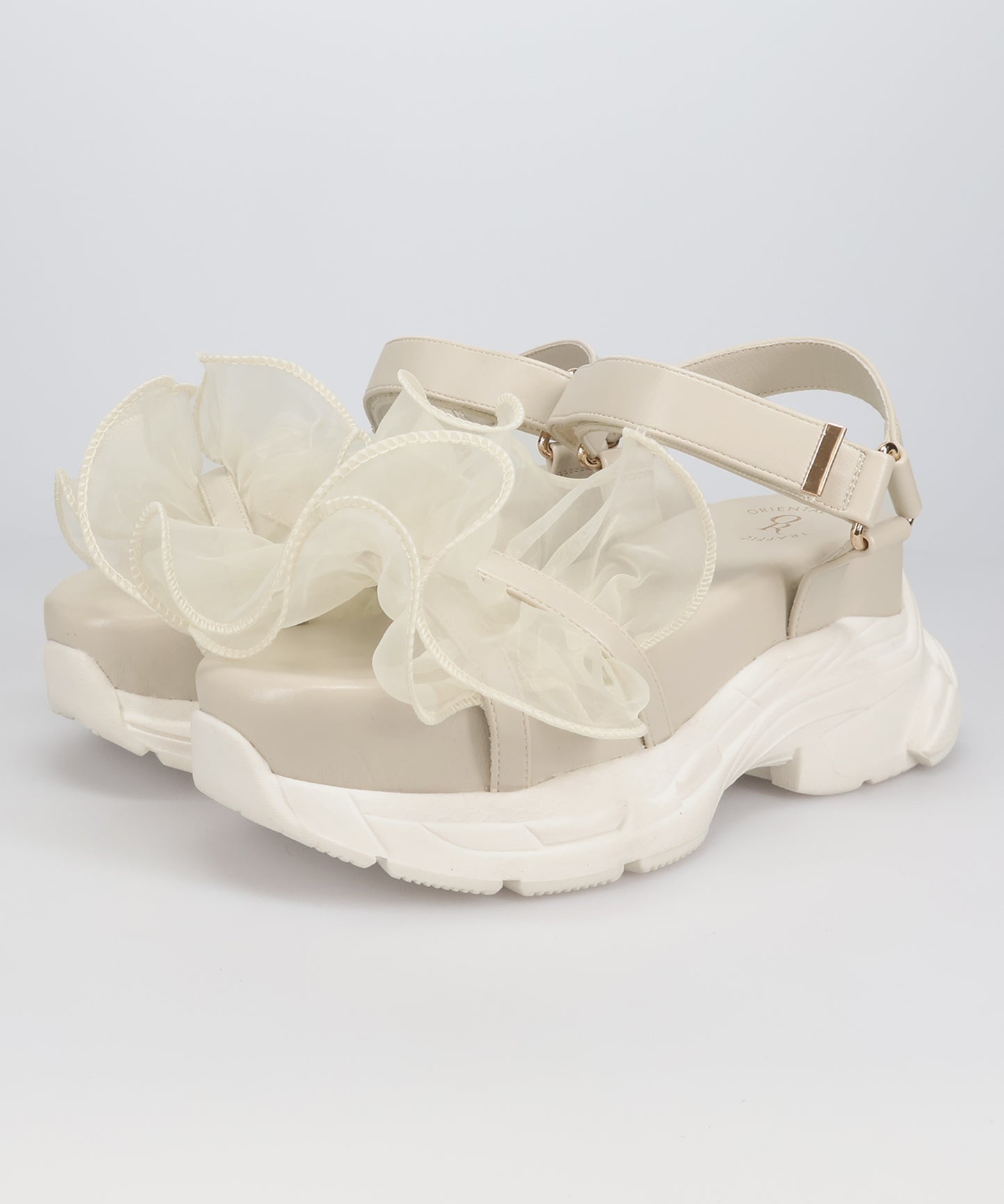 【WEB先行予約/3月上旬発売予定】フリルチュールボリュームソールサンダル/66205