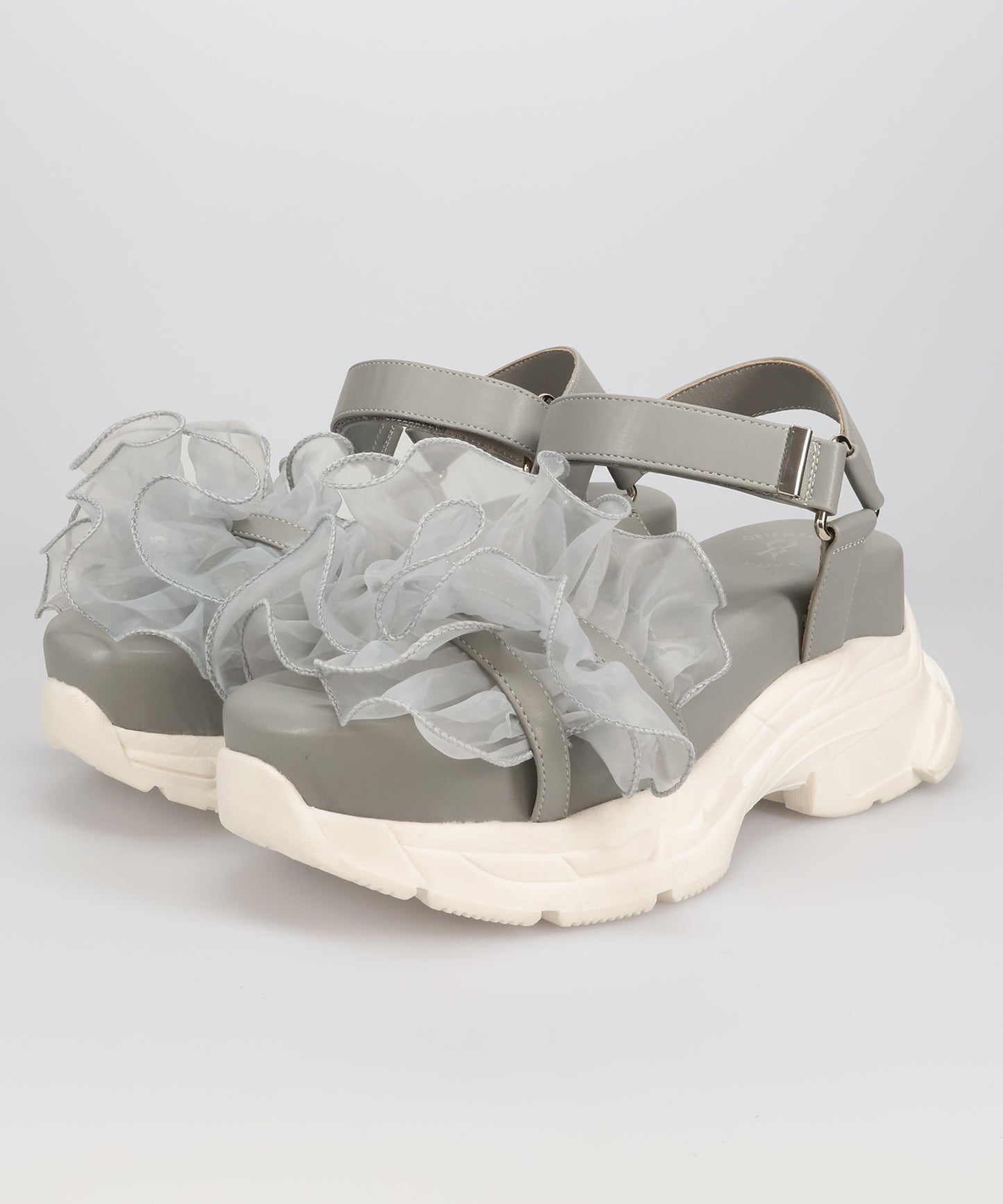 【WEB先行予約/3月上旬発売予定】フリルチュールボリュームソールサンダル/66205