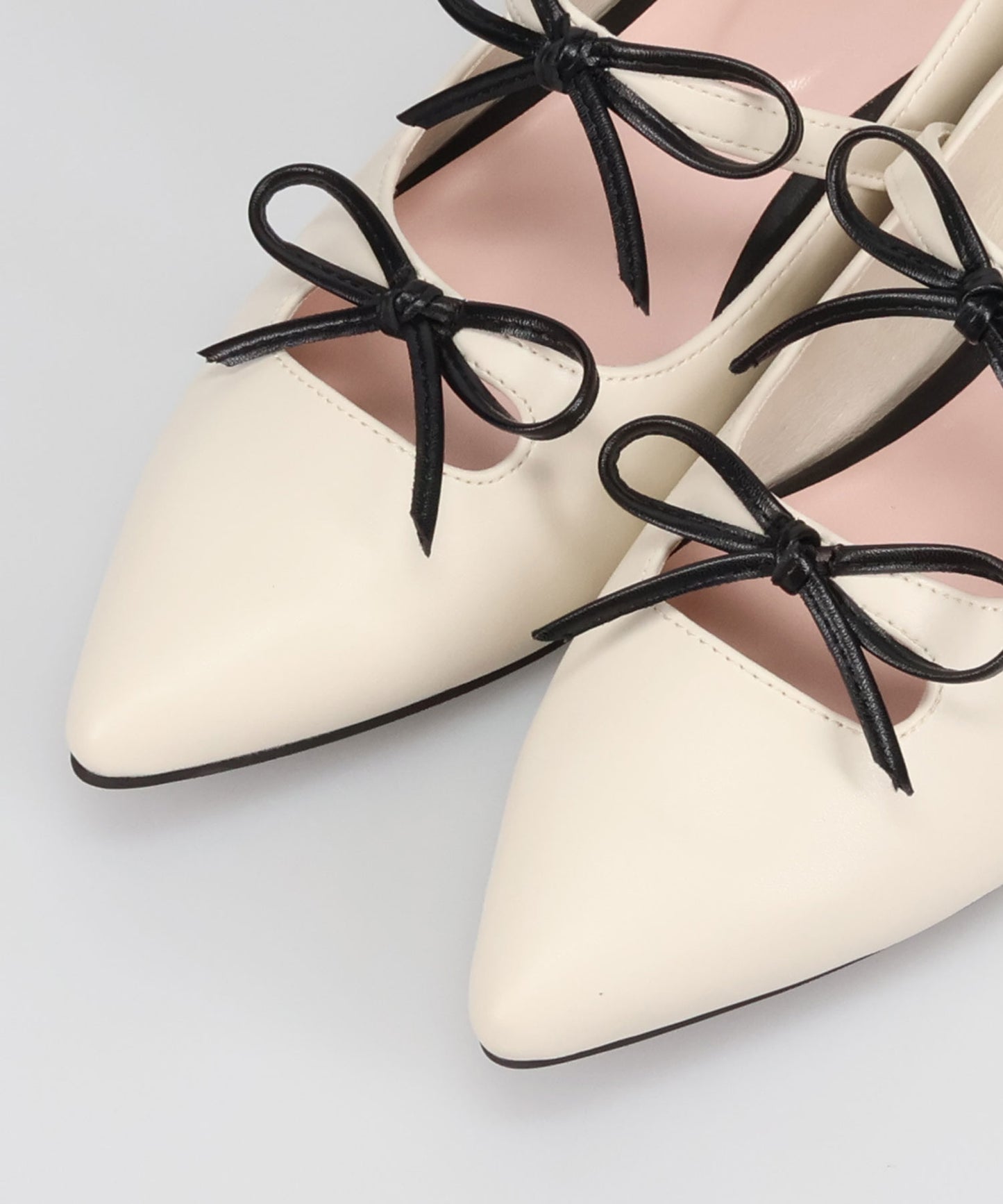 【店舗限定】ダブルリボンストラップパンプス/66310