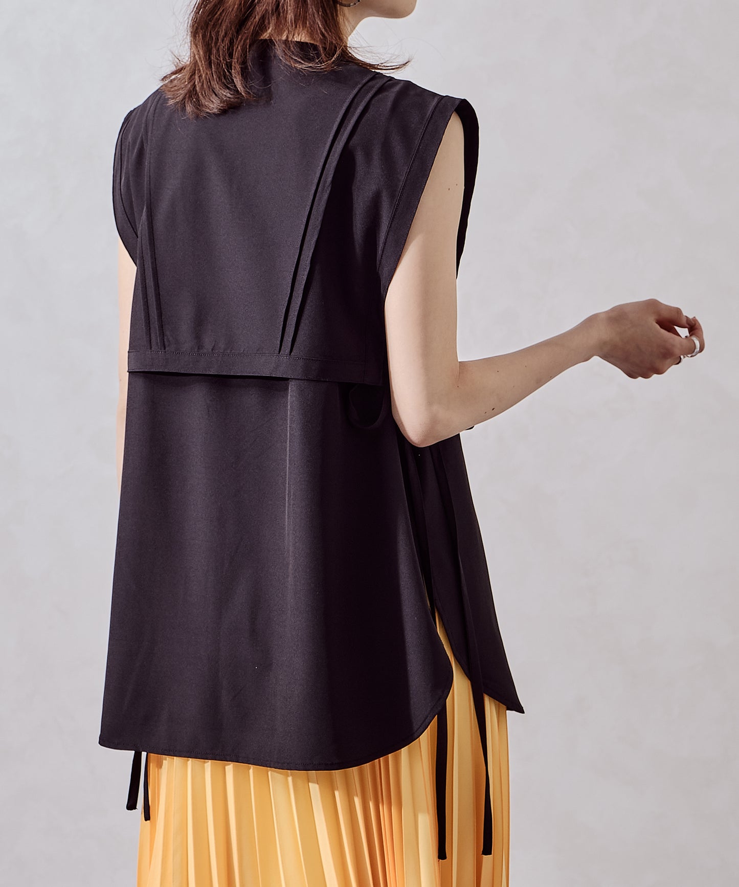 エプロンカラーノースリブラウス/AC1035