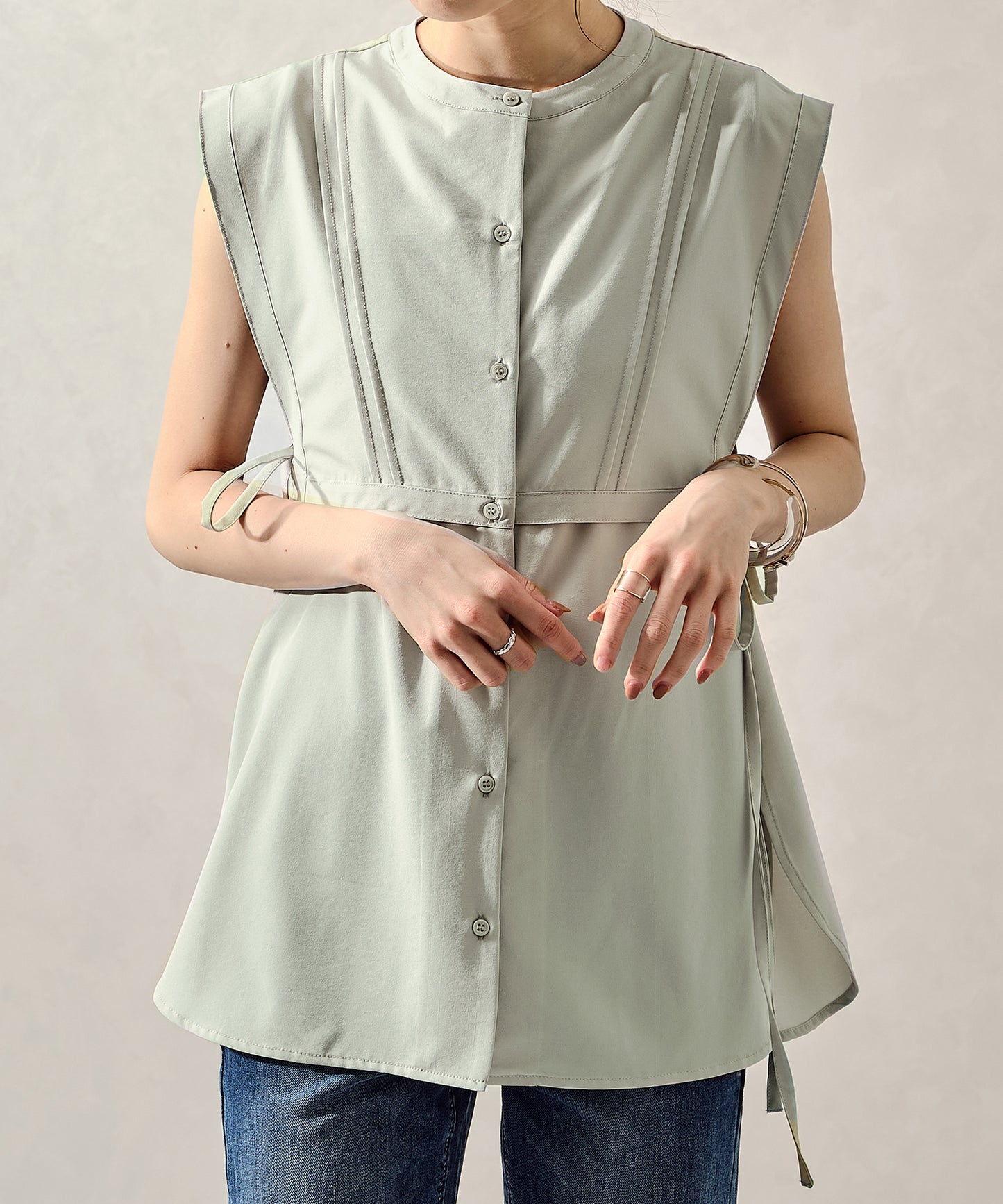 エプロンカラーノースリブラウス/AC1035