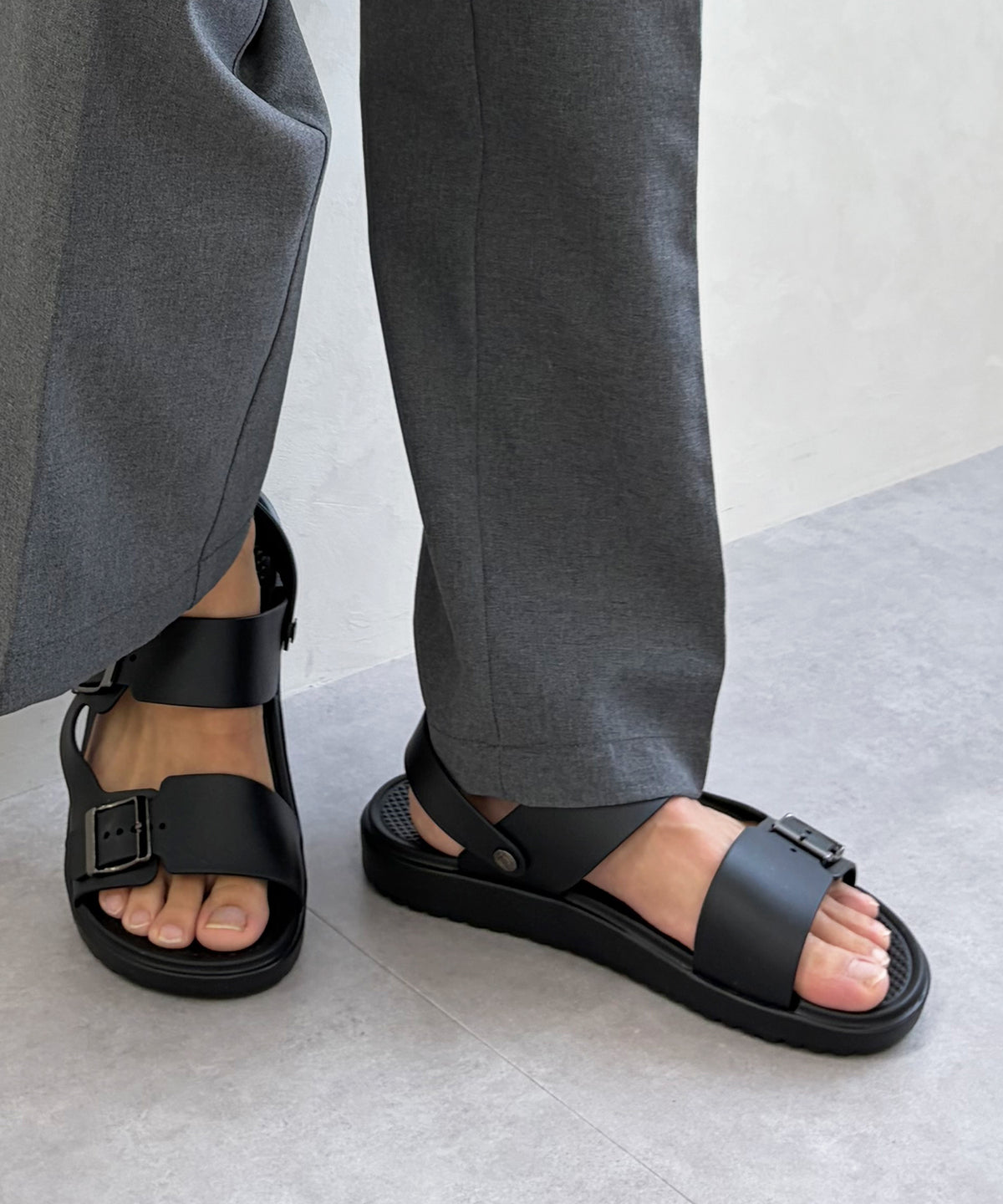 【WEB限定/Fit meサンダル】アシンメトリーベルトスライドサンダル/OT3238