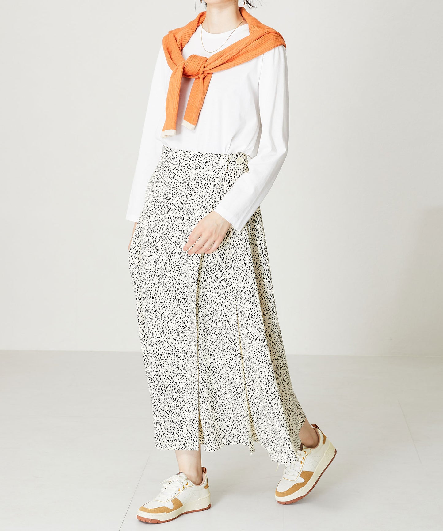 パンチングミッドソールスニーカー/OT3725