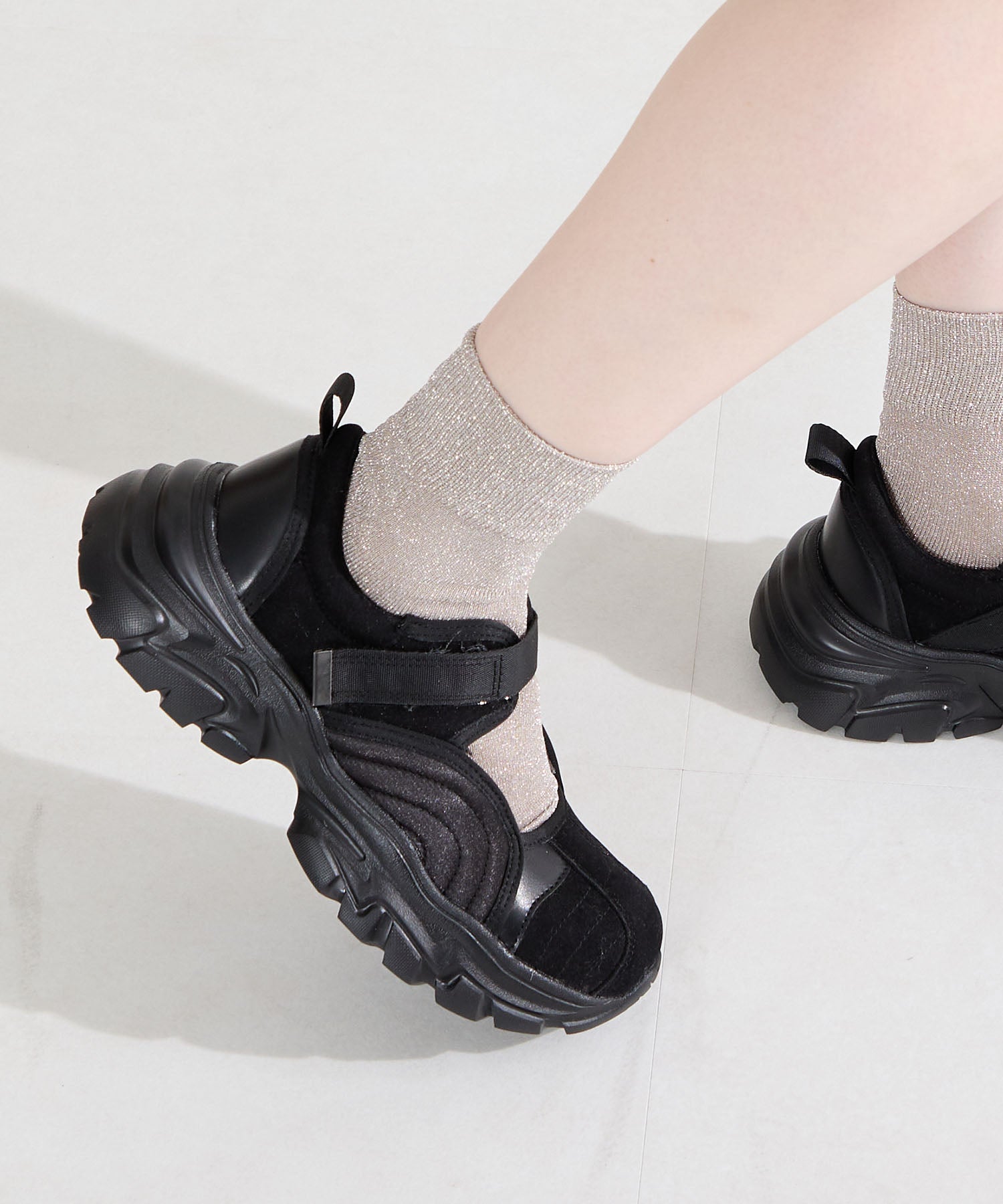 WEB先行予約/2月上旬発売予定】スエードメリージェーンスニーカー