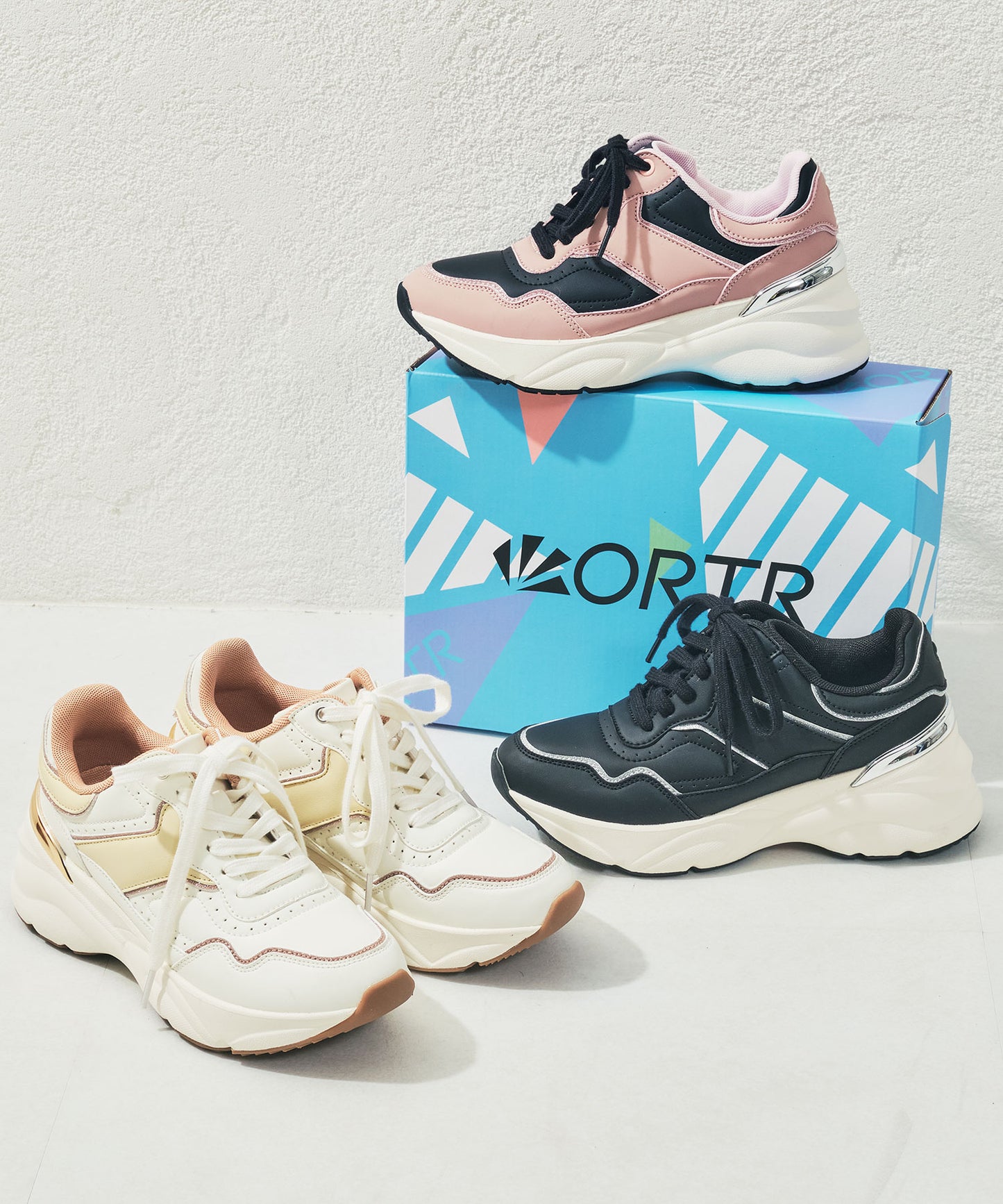 ヒールアップ配色スニーカー/OT3795