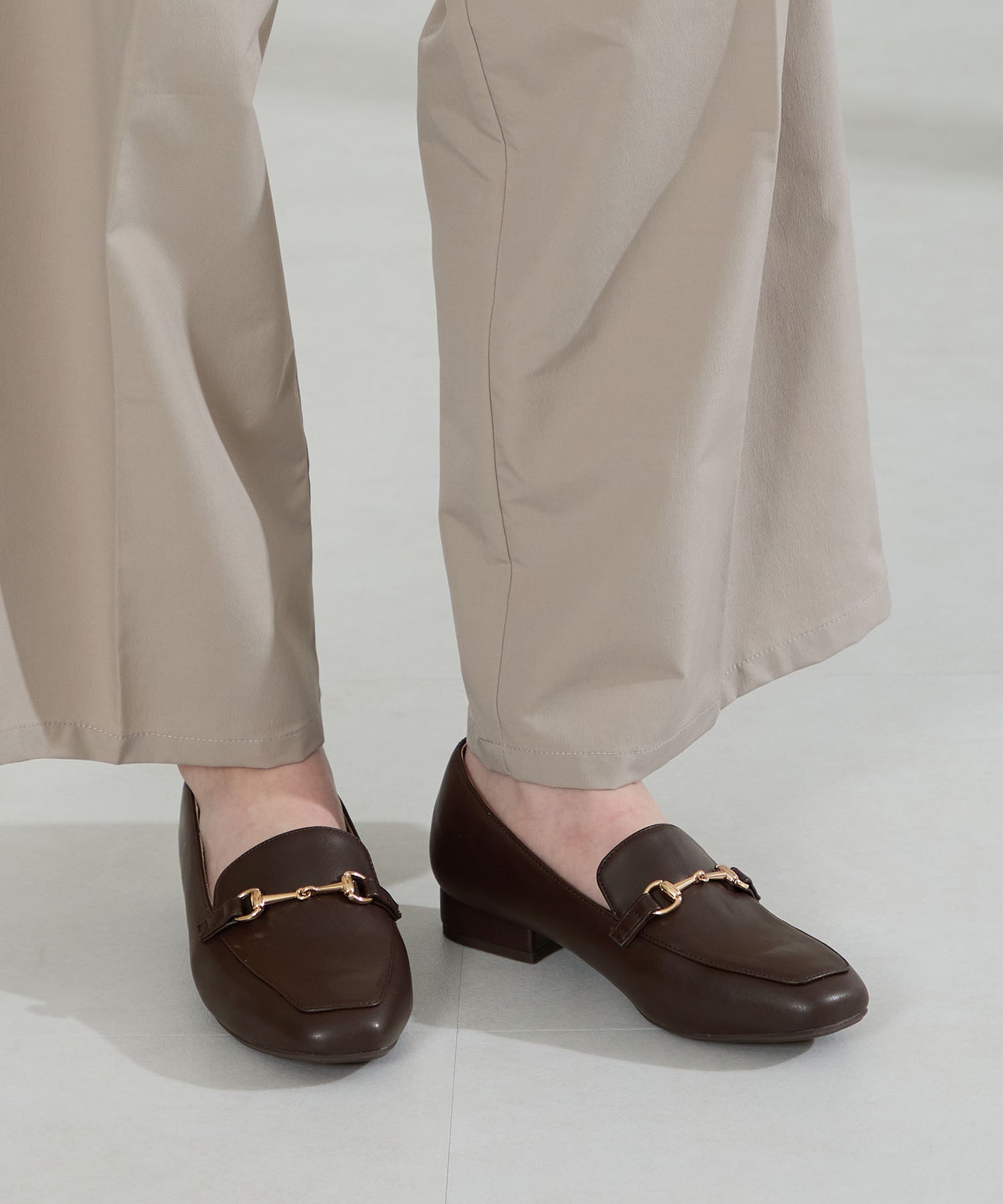 【跳べるパンプス】スクエアトゥビットモチーフローファー/跳べるパンプスシリーズ累計150万足突破/R-3210