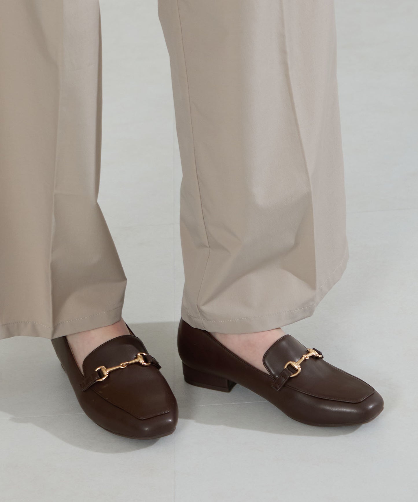 【跳べるパンプス】スクエアトゥビットモチーフローファー/跳べるパンプスシリーズ累計150万足突破/R-3210