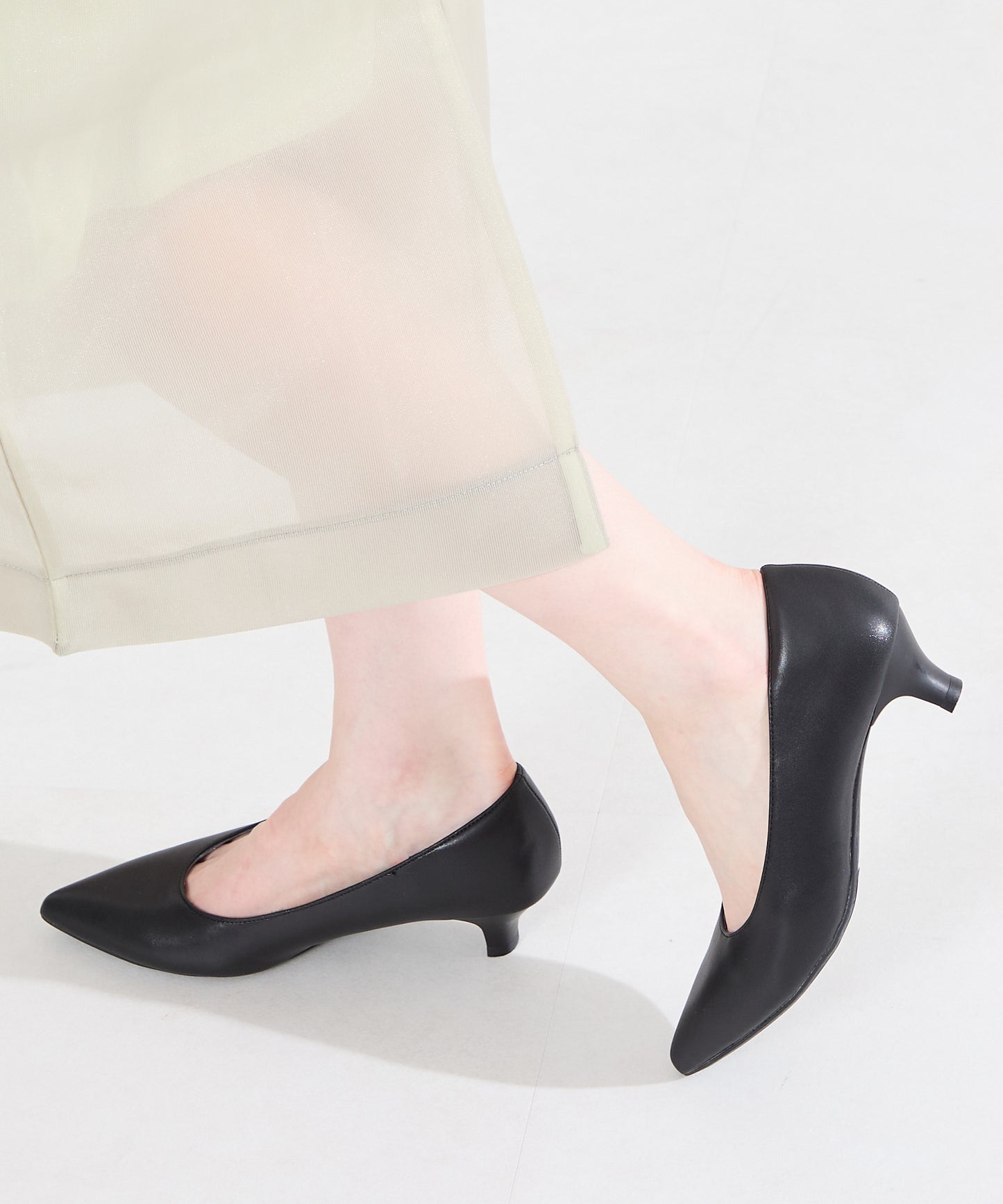 【跳べるパンプス】ポインテッドトゥ4cmヒール/跳べるパンプスシリーズ累計150万足突破/R-3217