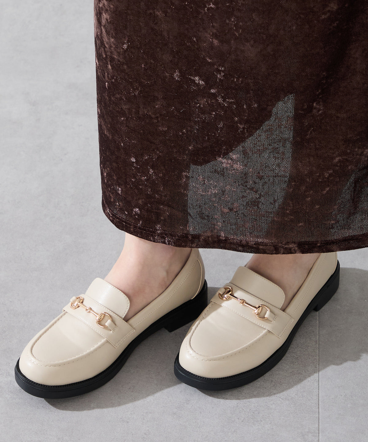 【跳べるパンプス】ラウンドトゥビットモチーフ厚底ローファー/跳べるパンプスシリーズ累計180万足突破/R-3225