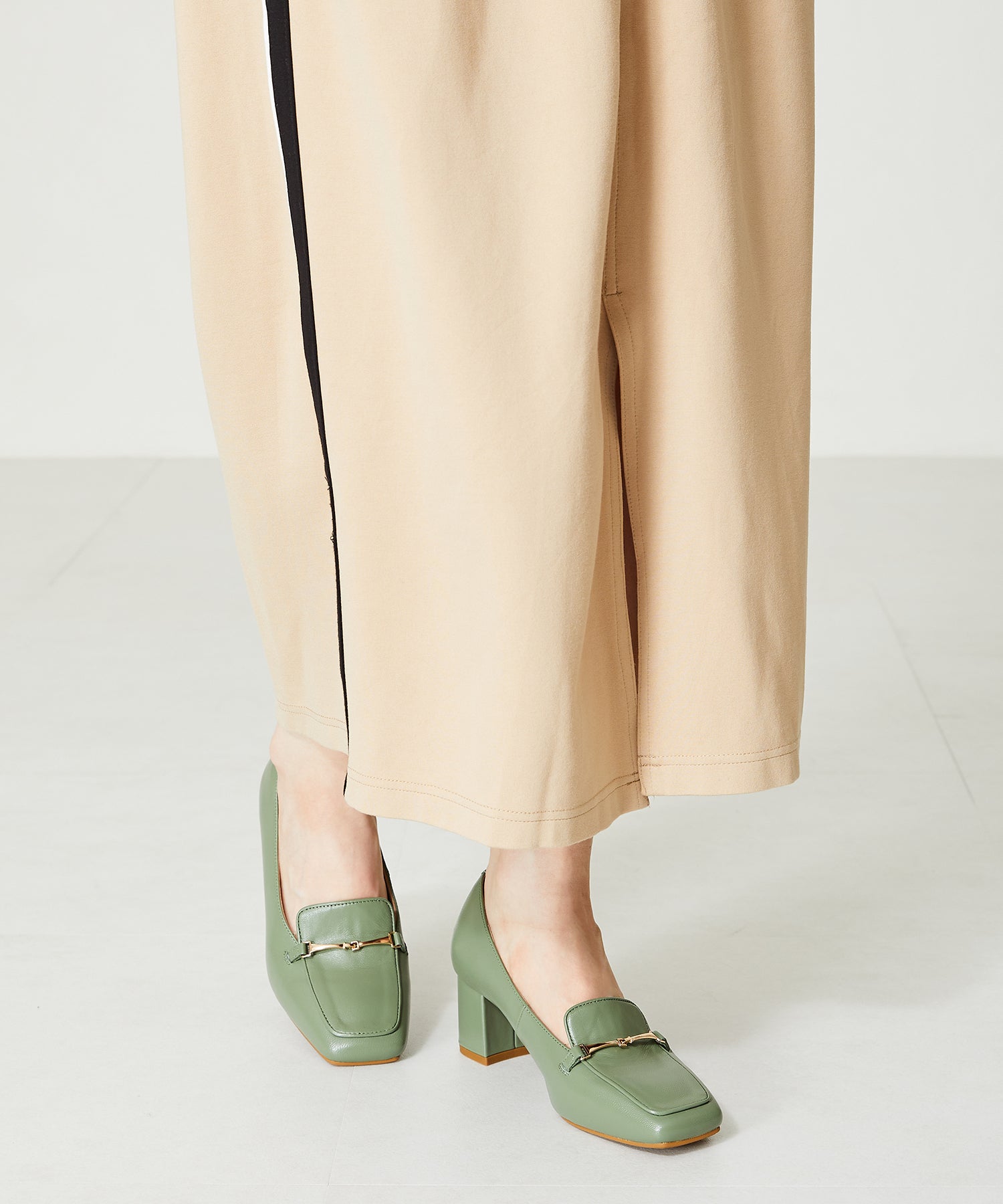 跳べるパンプス/本革使用】スクエアトゥビットヒールローファー/R-6008